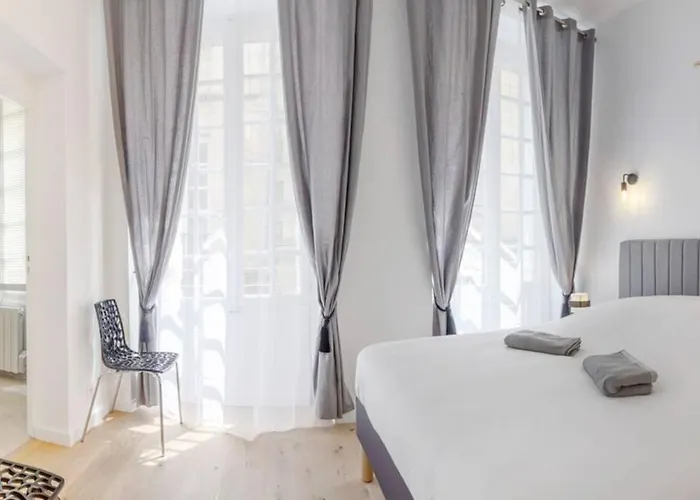 De Charme - Porto Riche - Coeur Historique Apartamento