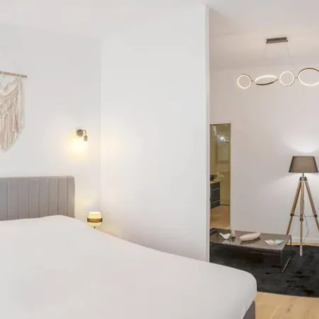 De Charme - Porto Riche - Coeur Historique Apartamento *